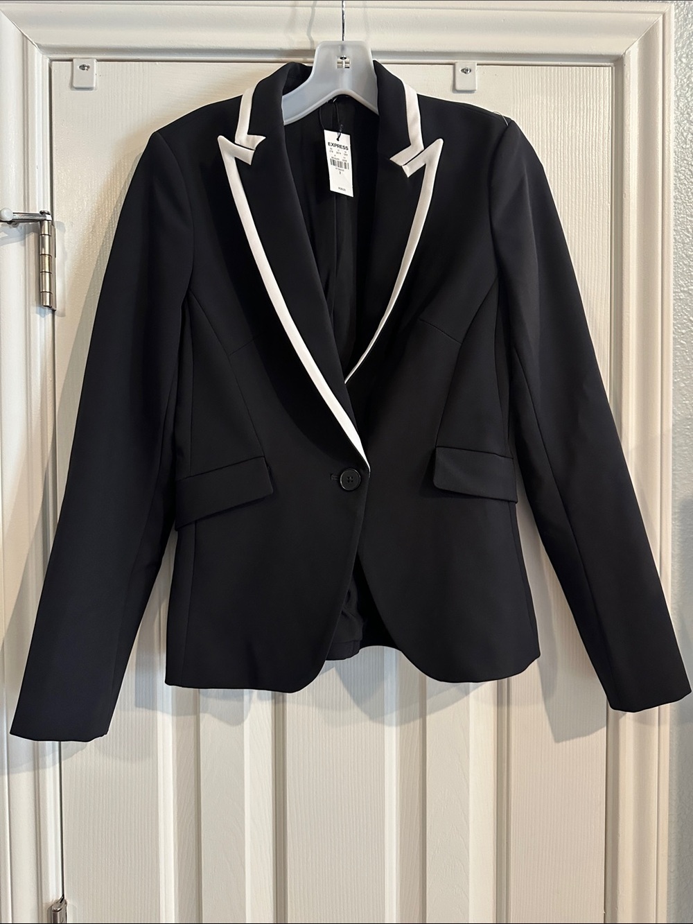 Express Black Single Button Blazer White Piped NWT Women’s 2 Classic Business